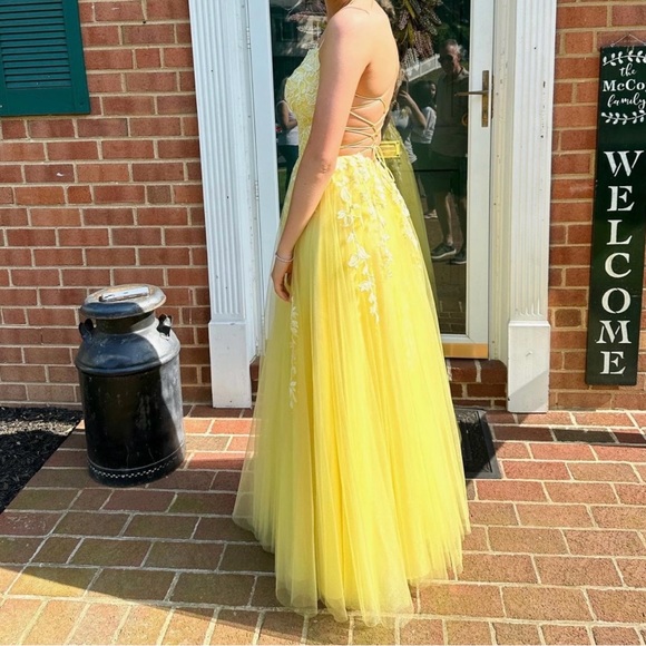 Yellow prom dress. Size 4. Bought from Golden ASP last year. - Picture 2 of 3